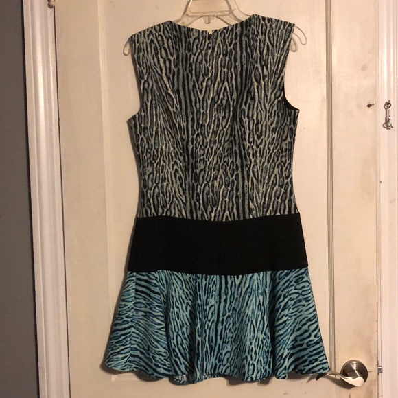 BCBG DRESS - Picture 3 of 4